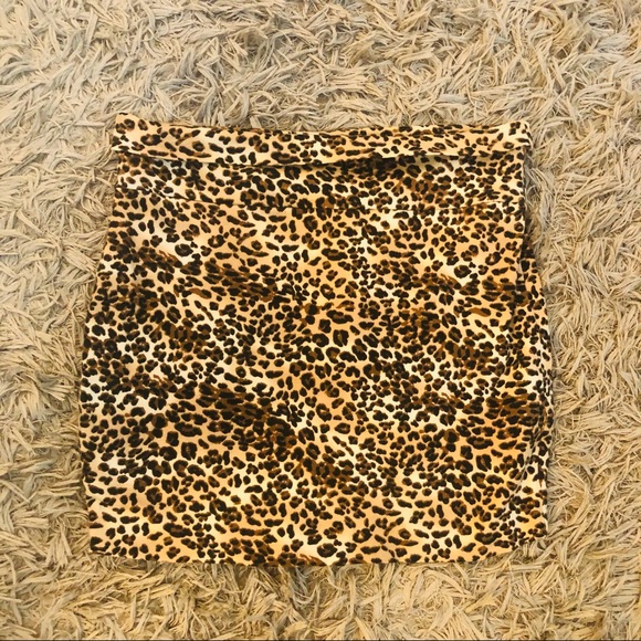 HEART HIPS Black & Gold Leopard Mini Skirt - Picture 1 of 3